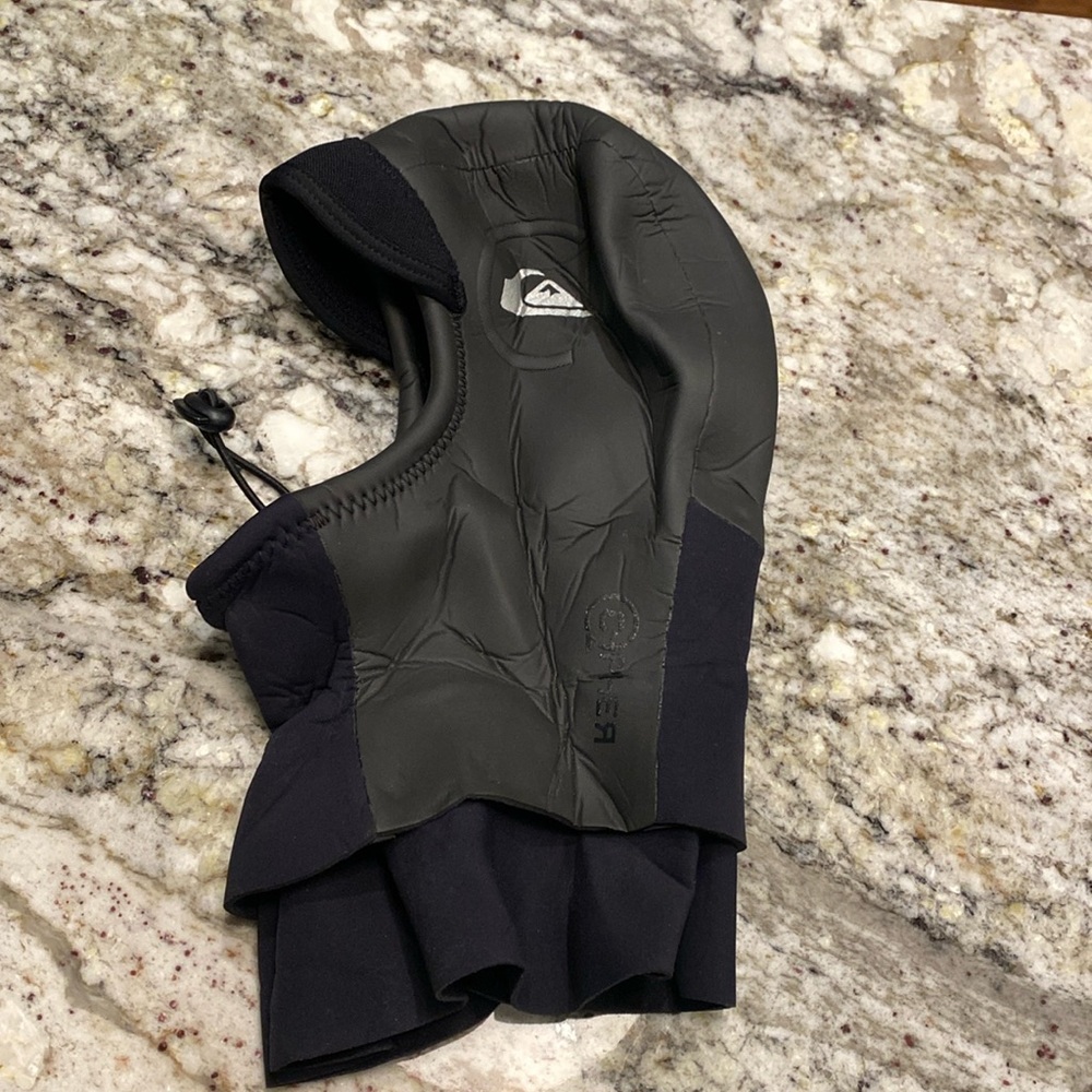 quiksilver small used surfing full cap